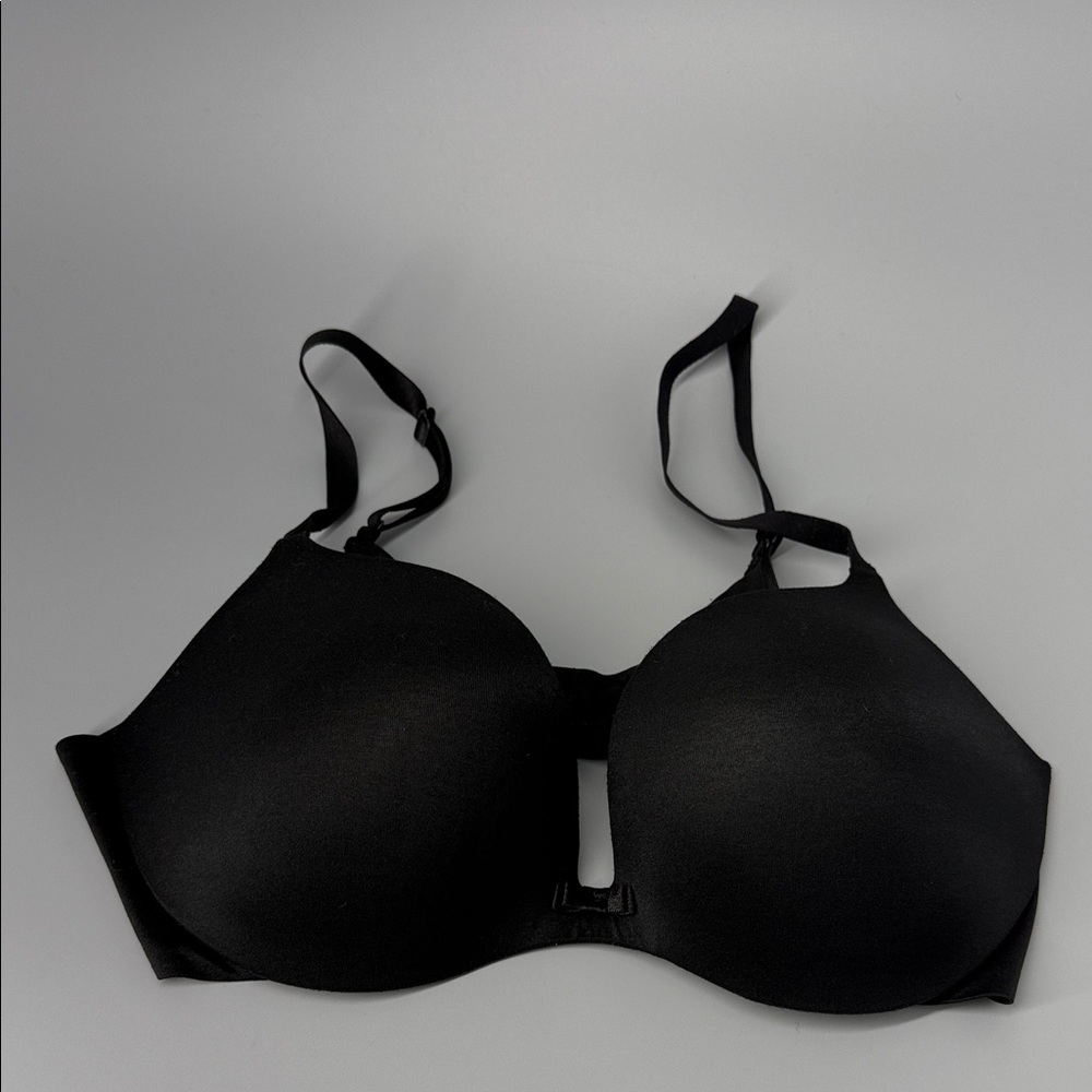 Victoria's Secret Classic Black Plunge Bra Size‎ 38C